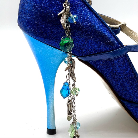 NWT DOUBLE STRAND CRYSTAL CHARM BRACELET IN TONES OF AQUA & GREEN, SILVER SHOES - Picture 16 of 16